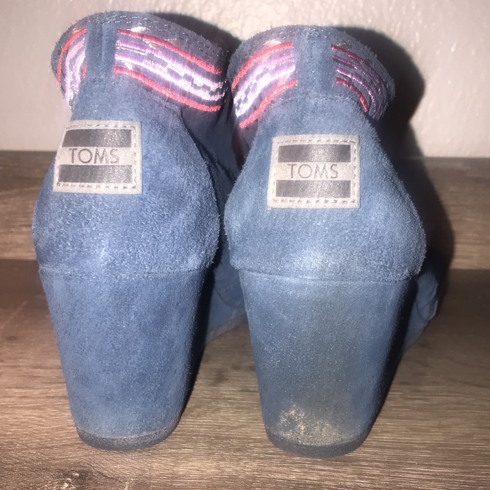 TOMS Blue Suede Lace Up Wedges Booties. - Picture 4 of 7